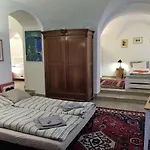 Apartment At The Golden Ram