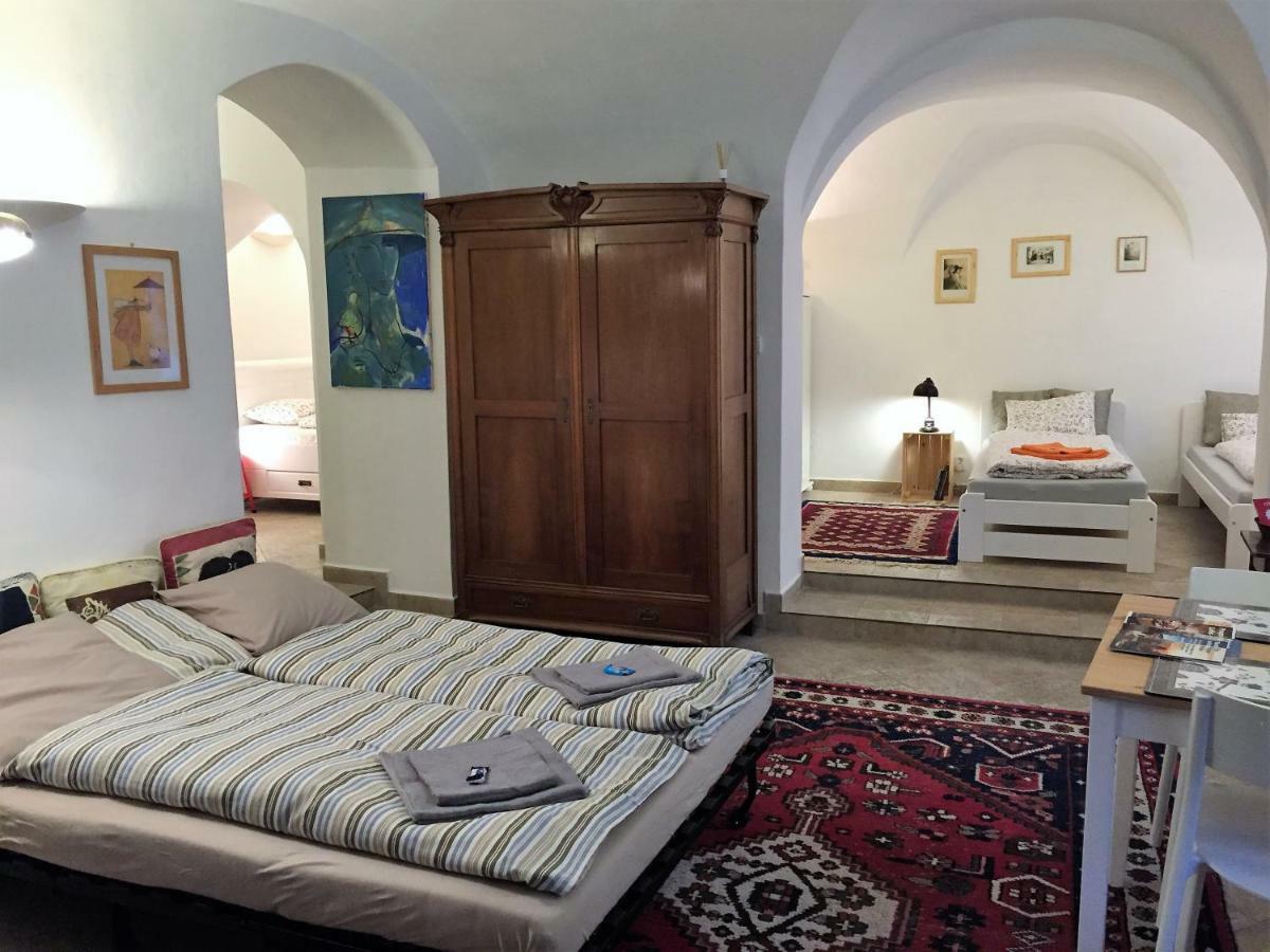 Apartment At The Golden Ram *